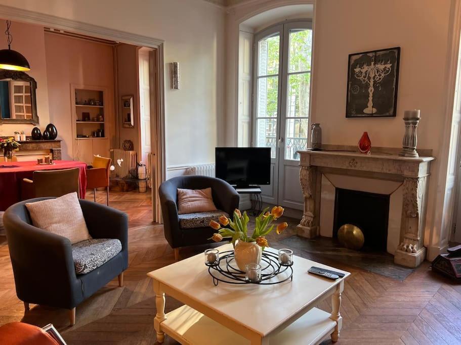 Coeur De Ville, Garage Prive Et Gratuit Avec Terrasse ! Cahors Exteriör bild