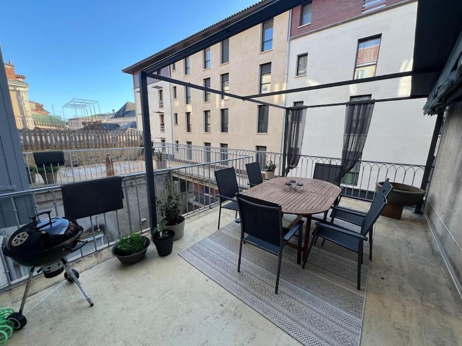 Coeur De Ville, Garage Prive Et Gratuit Avec Terrasse ! Cahors Exteriör bild